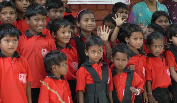 Die bioRe® Stiftung hat ein Schulprojekt gegen Kinderarbeit in Indien initiiert, um benachteiligte Kinder in ländlichen Gegenden das Recht auf Bildung zu ermöglichen.