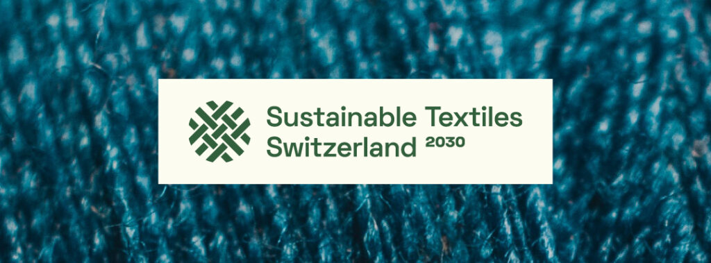 Le programme Sustainable Textiles 2030 (STS 2030), qui vient d'être lancé, rassemble les forces de la branche suisse du textile et de l'habillement: lesentreprises actives en Suisse se fixent des objectifs et des mesures concrètes sur les thèmes de la protection du climat, des conditions de travail, de la transparence et de l'économie circulaire, qu'elles auront mis en œuvre d'ici 2030.